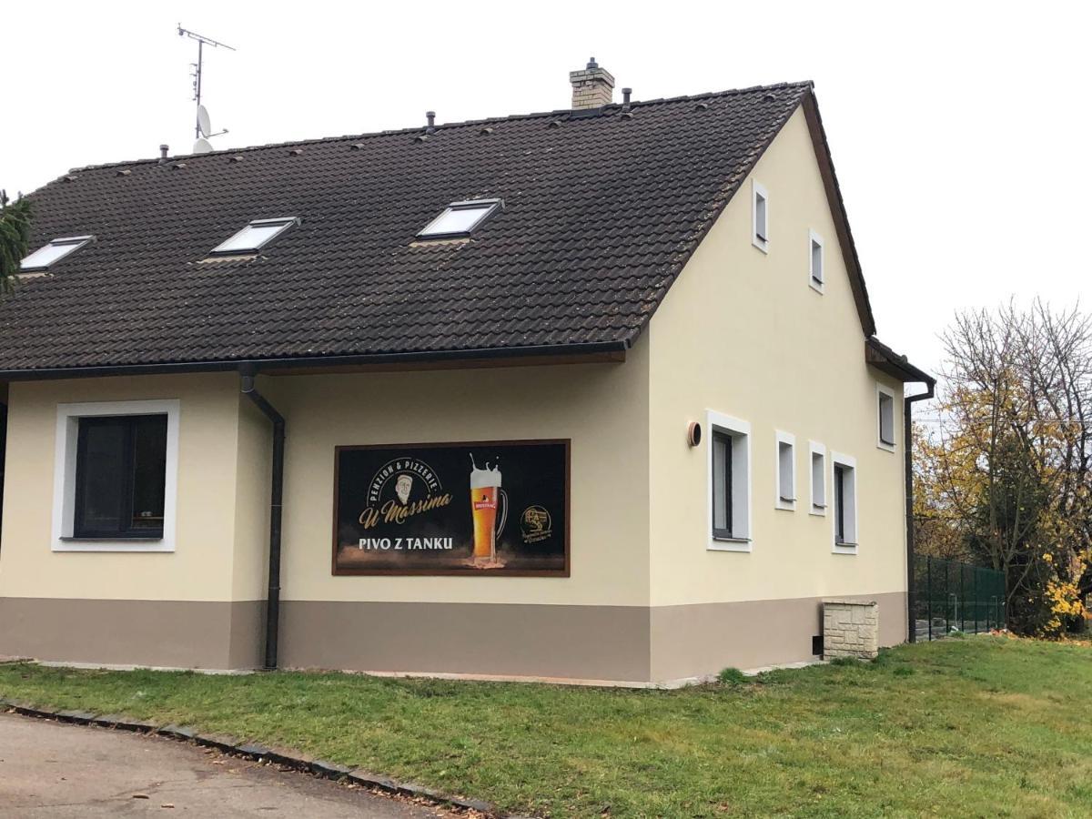 Penzion&Pizzerie U Massima Vyskov Bagian luar foto
